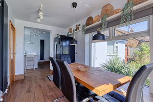Diner- click for photo gallery